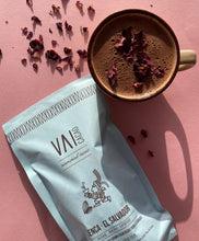 Lade das Bild in den Galerie-Viewer, Zeremonieller Kakao · Lenca · El Salvador · (Geschmacksprofil: Banane & Trockenfrüchte, blumiger Abgang)