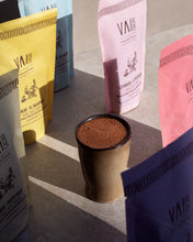 Lade das Bild in den Galerie-Viewer, 3 x 180g Zeremonieller Kakao · 3 Origins Probierset · Q'eqchi', Lenca & Atehuàn