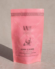 Lade das Bild in den Galerie-Viewer, Zeremonieller Kakao · Atehuàn · El Salvador · (Geschmacksprofil: Datteln, Toffee, Gebrannte Mandeln)