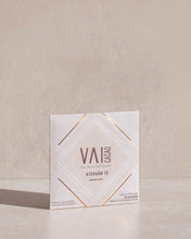 Load image into Gallery viewer, Craft Chocolate · ATEHUÀN 72% · Coconut-Chips
